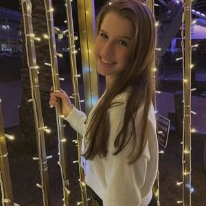 Meet your Posher, Avery